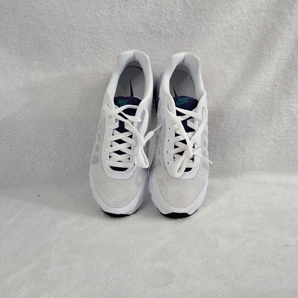 Nike Women’s Air Max Invigor Sneaker Running Shoes